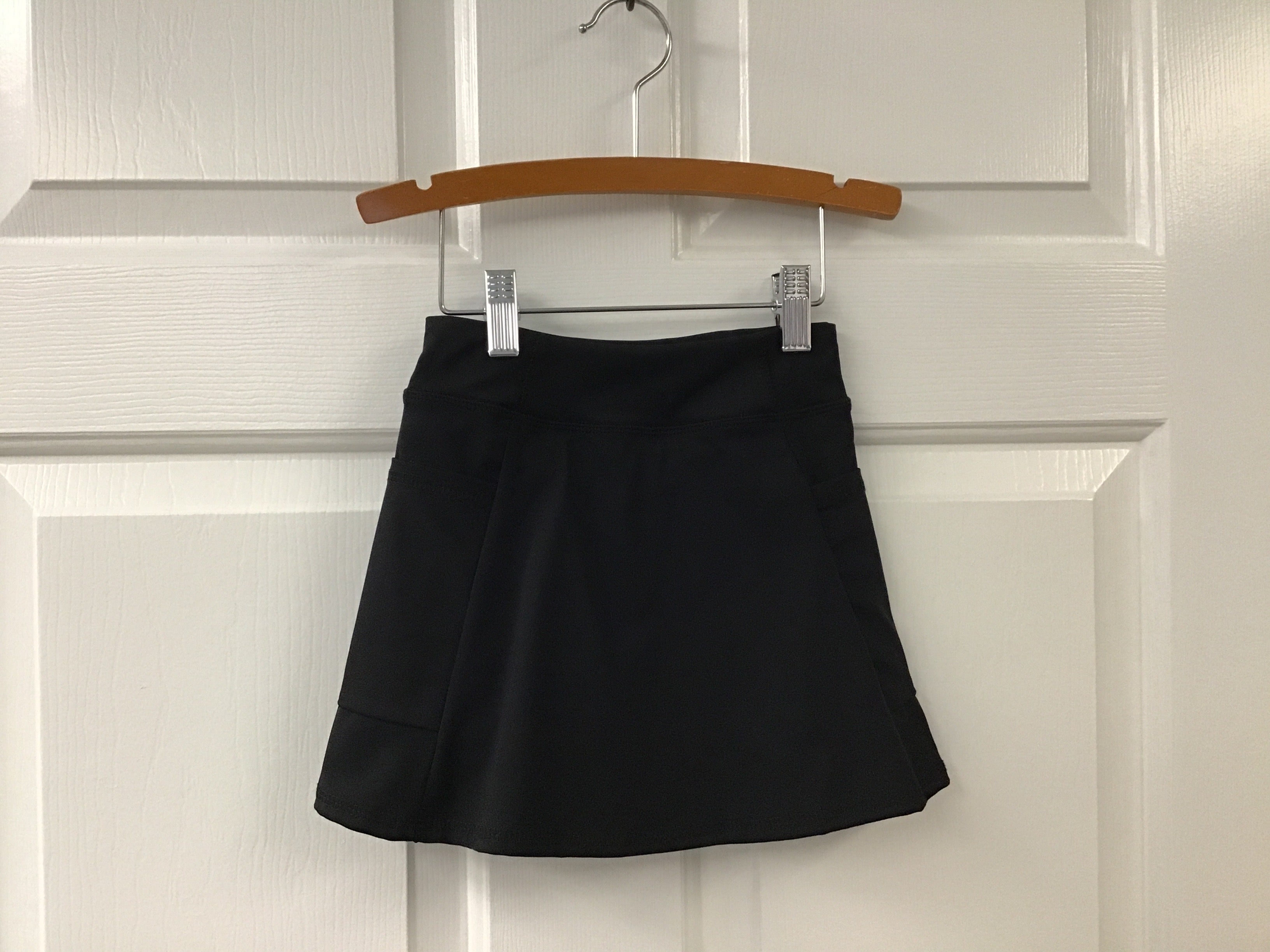 Girls’ Black/Pink Athletic Yoga Skirt – Stretch Flare Skort with Built-In Shorts for Dance, Play & Everyday Wear