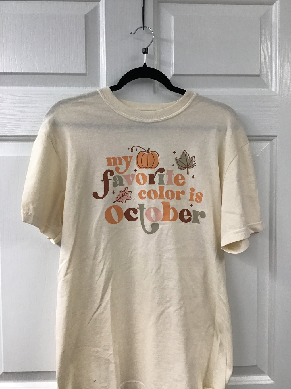 Women’s “My Favorite Color Is October” Fall Graphic Tee – Pumpkin & Leaf Print Shirt in Soft Neutral