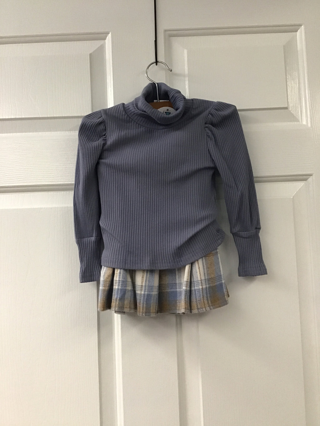 Blue Girls’ Ribbed Turtleneck & Pleated Plaid Skirt Set – Cozy Two-Piece Outfit for Fall & Winter& Plaid Skirt Set