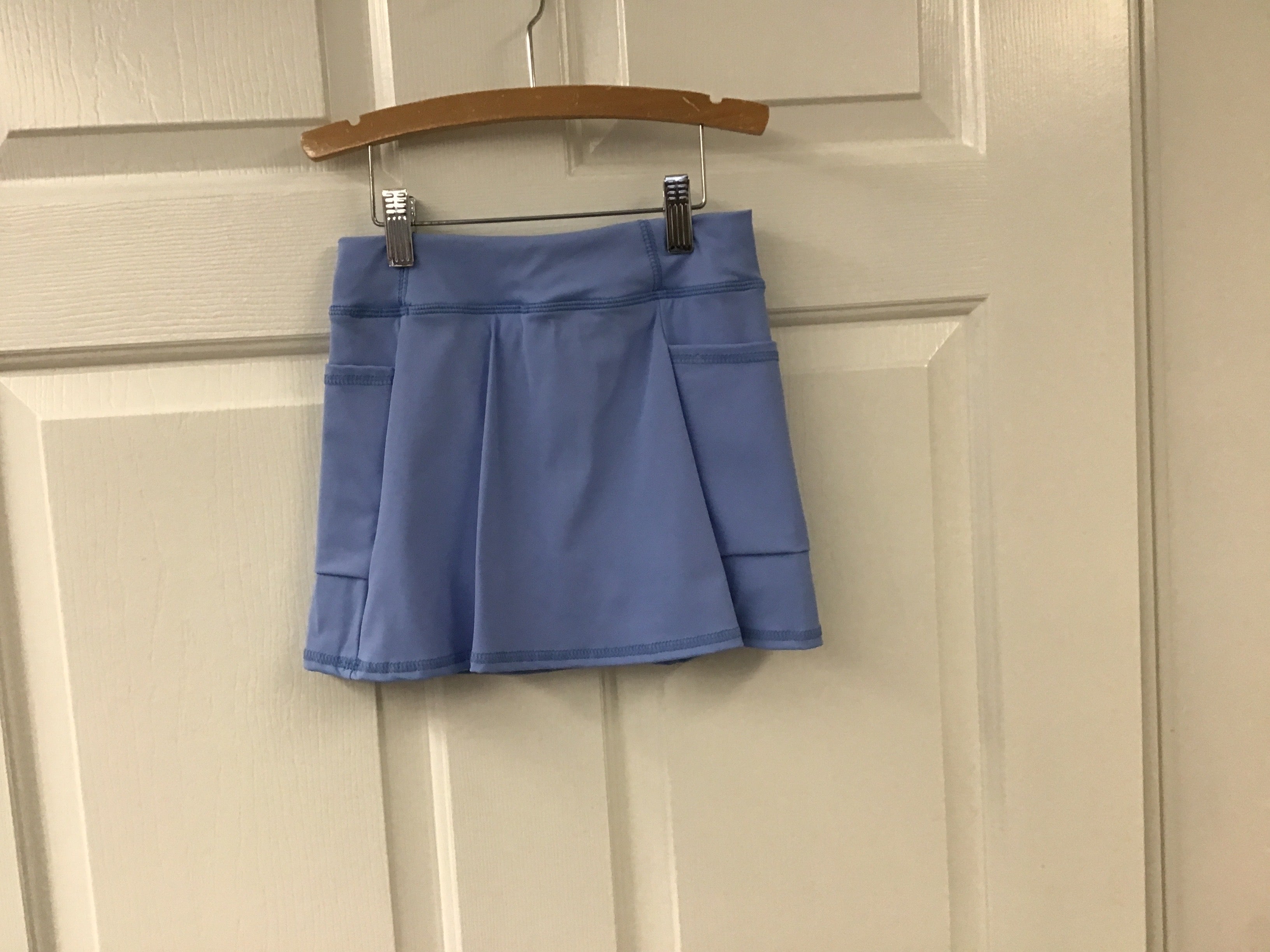 Girls’ Sky Blue Athletic Yoga Skirt – Stretch Performance Skort with Wide Waistband & Built-In Shorts