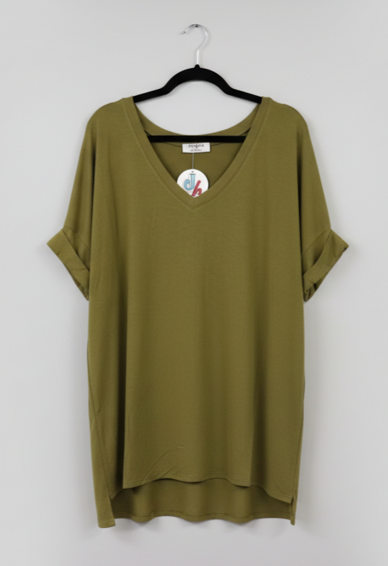 Plus Size Mustard V-Neck Tunic Top – Short Sleeve Side Slit Blouse for Casual & Layered Styling