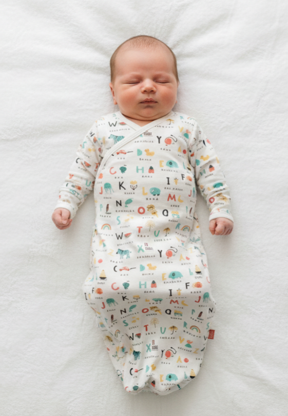 Magnetic Alphabet Print Baby Gown Set – “ABC Love” Educational Infant Sleepwear with Foldover Mitts & Zipper Closure