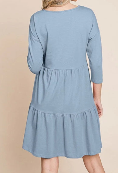 V-Neck Tiered Button Midi Dress – Light Blue Loose Fit Casual Dress with 3/4 Sleeves & Wooden Buttons