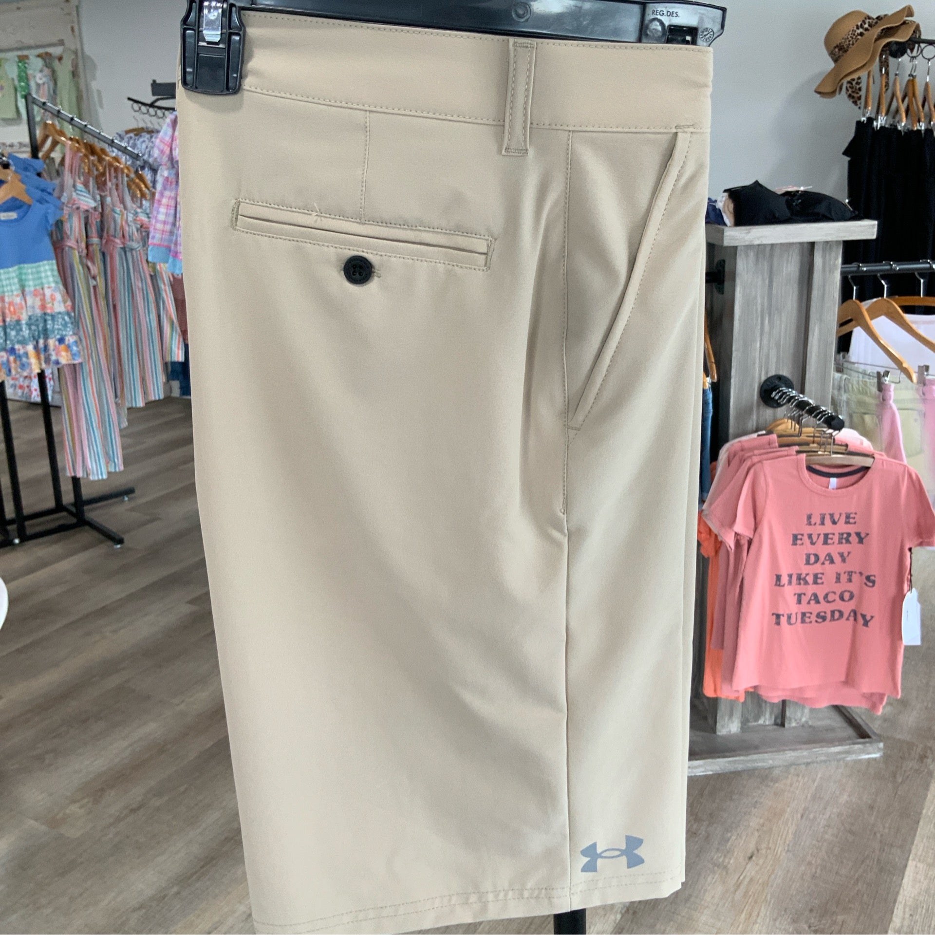 UA STANDARD SHORT DESERT SAND