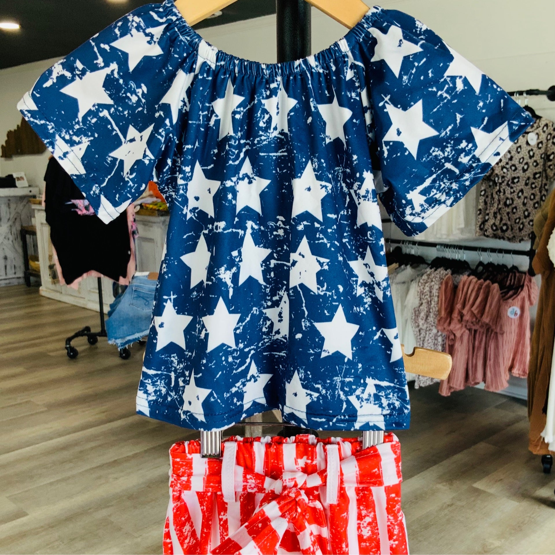 Girls Stars & Stripes Patriotic Outfit – Blue Star Top & Red Stripe Bow Shorts Set