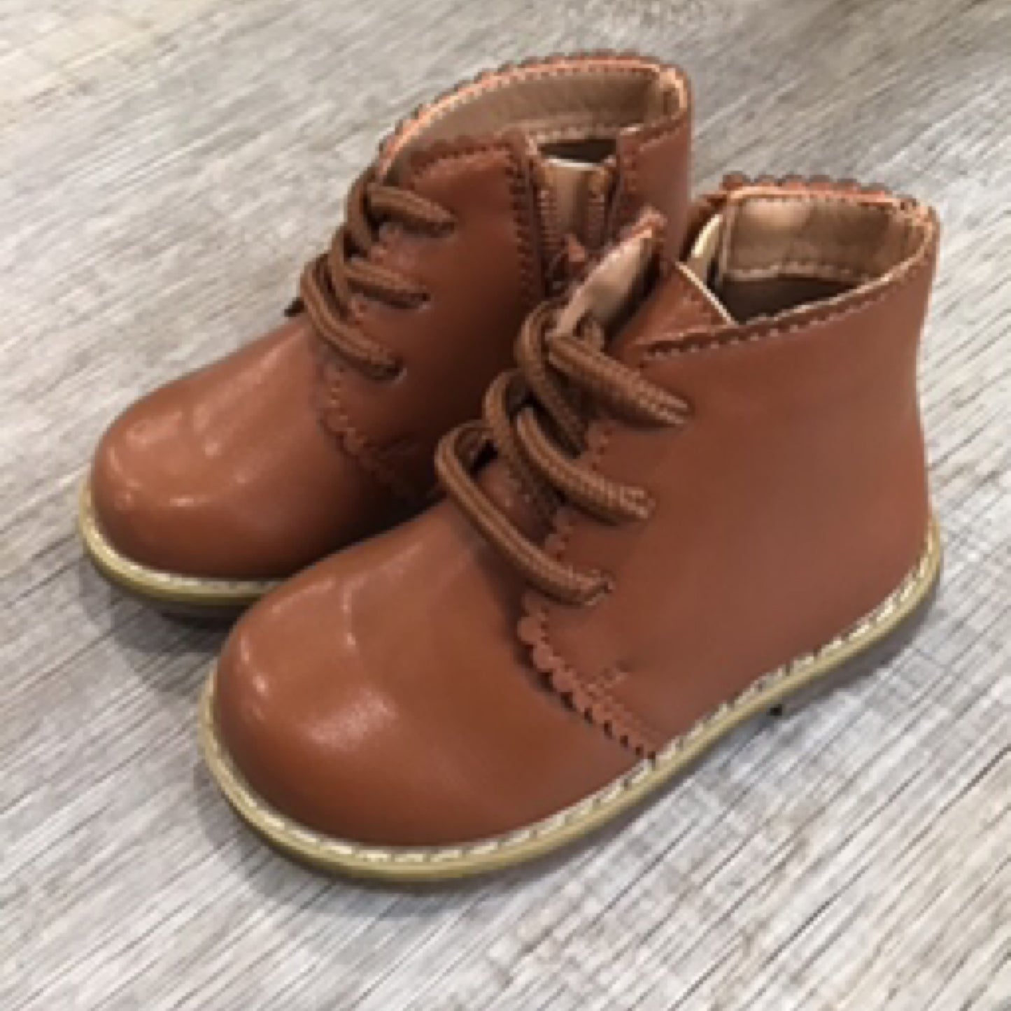 Cinnamon Scallop Trim Boots