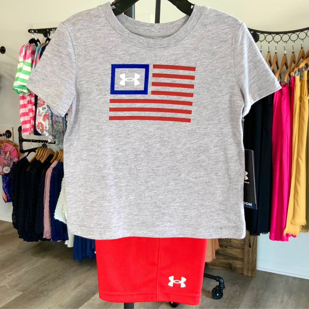 Boys Under Armour Freedom Banner Outfit – American Flag Graphic Tee & Red Athletic Shorts Set