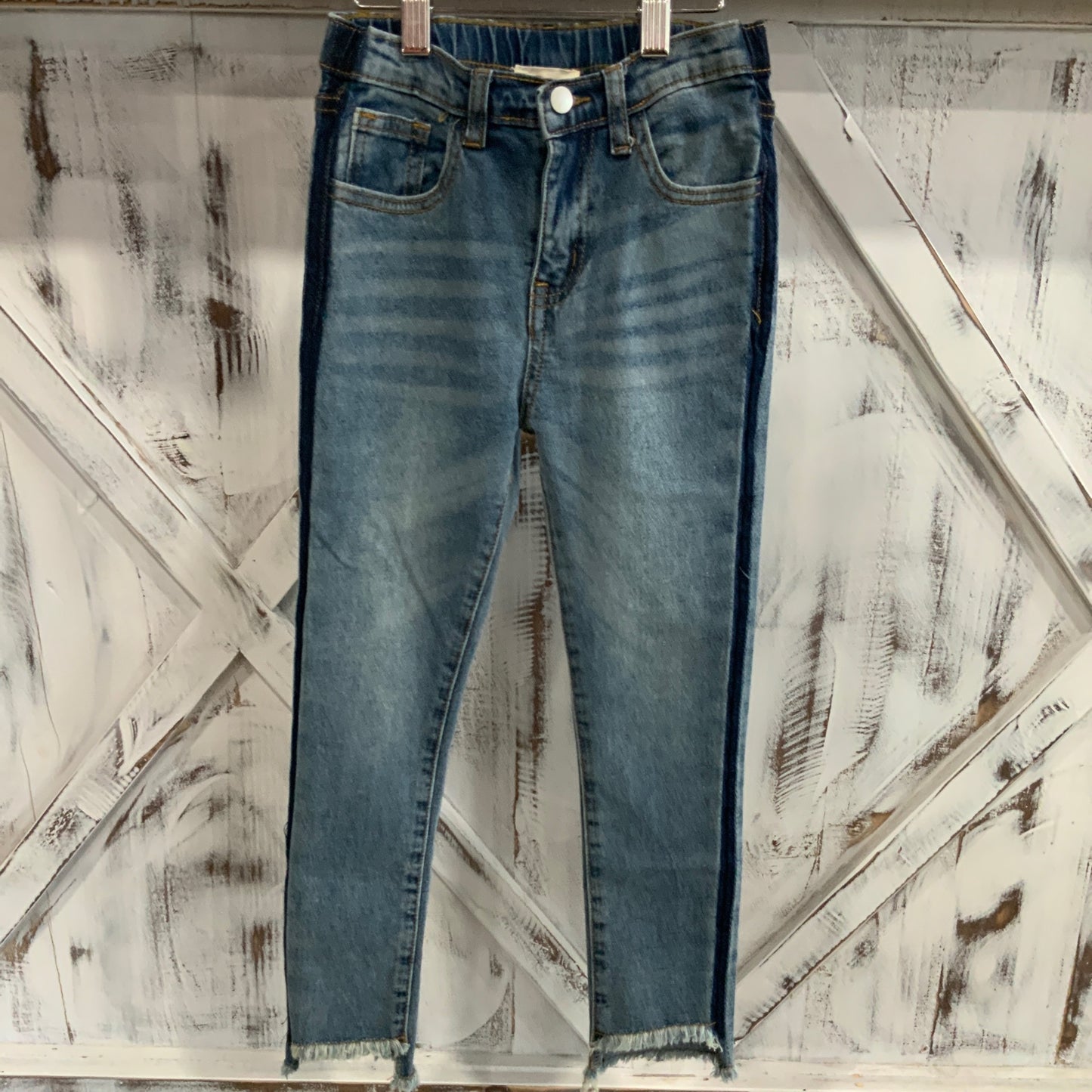 Girls Stone Wash Frayed Ankle Jeans